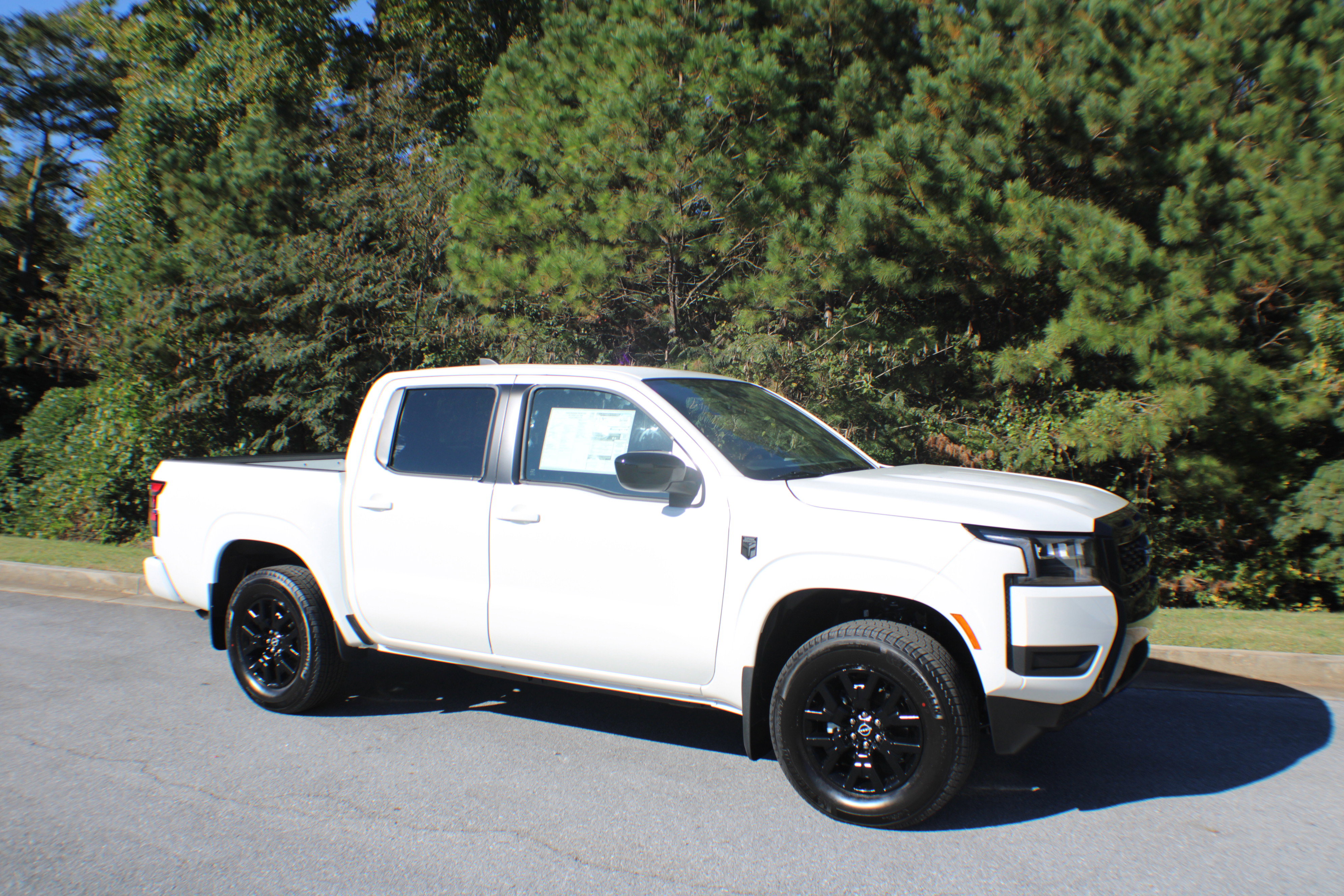 2026 Nissan Frontier SV's photo