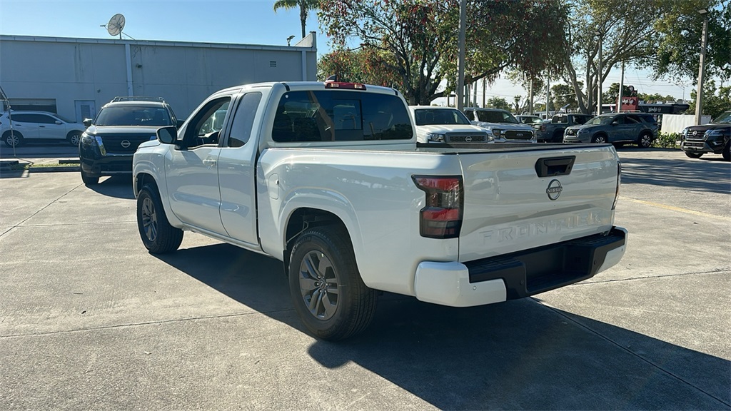 2025 Nissan Frontier King Cab SV photo 5