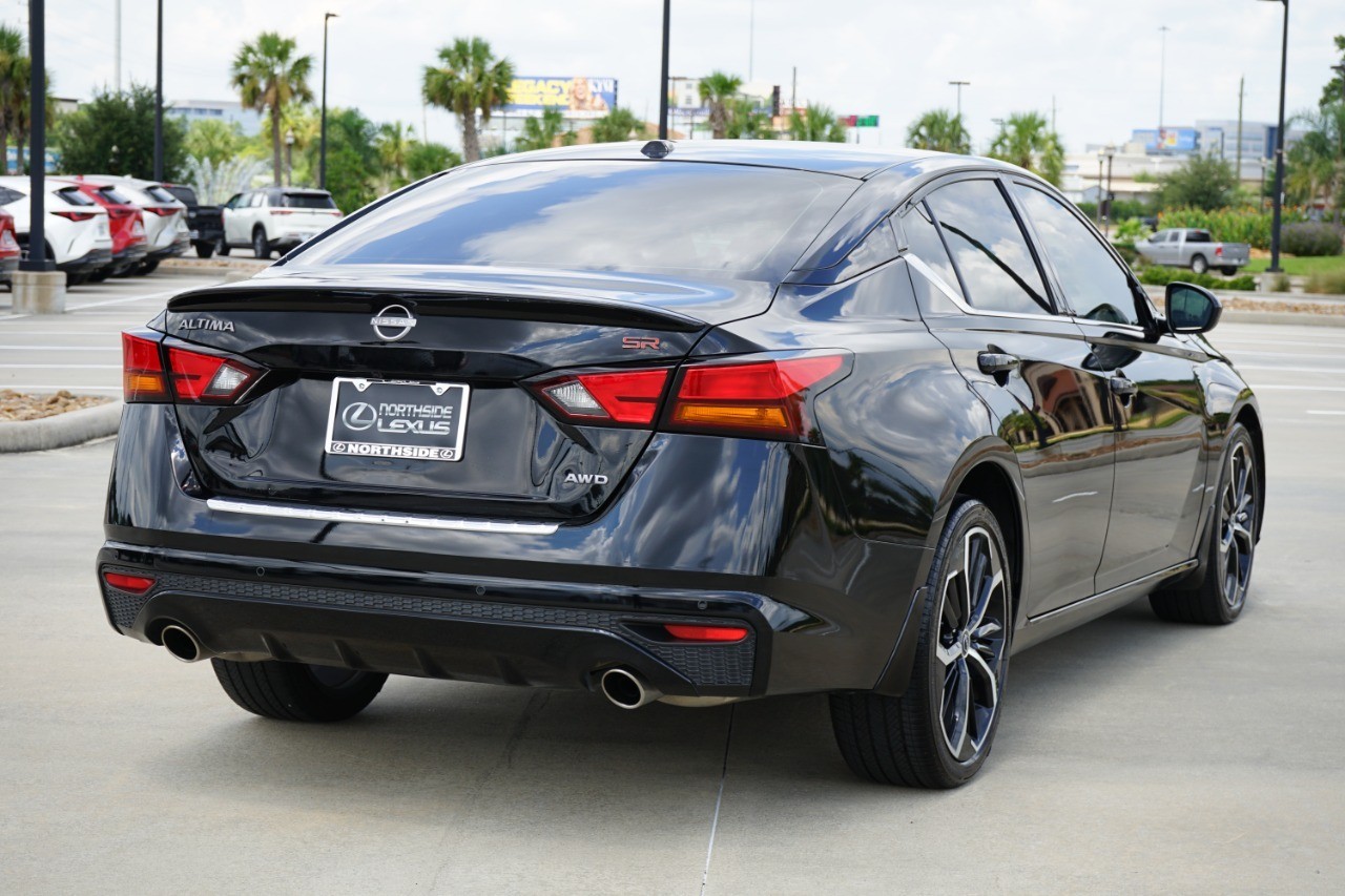 2023 Nissan Altima SR photo 6