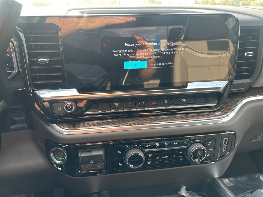 2025 Chevrolet Silverado 2500HD LT photo 12