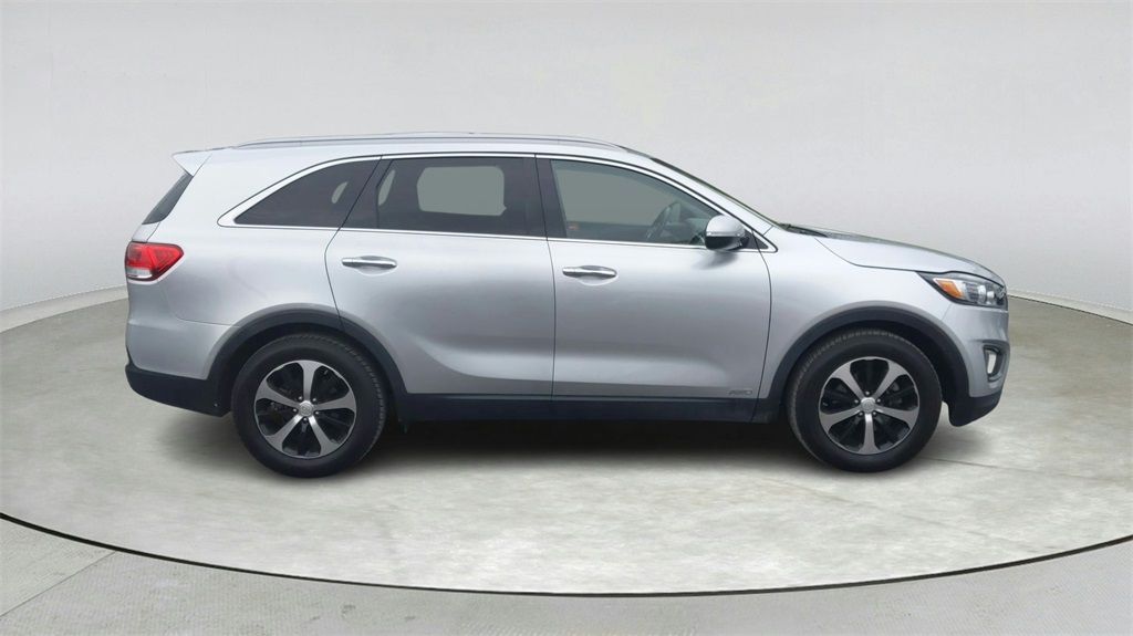 Used 2016 Kia Sorento EX with VIN 5XYPHDA13GG009401 for sale in Summerville, SC