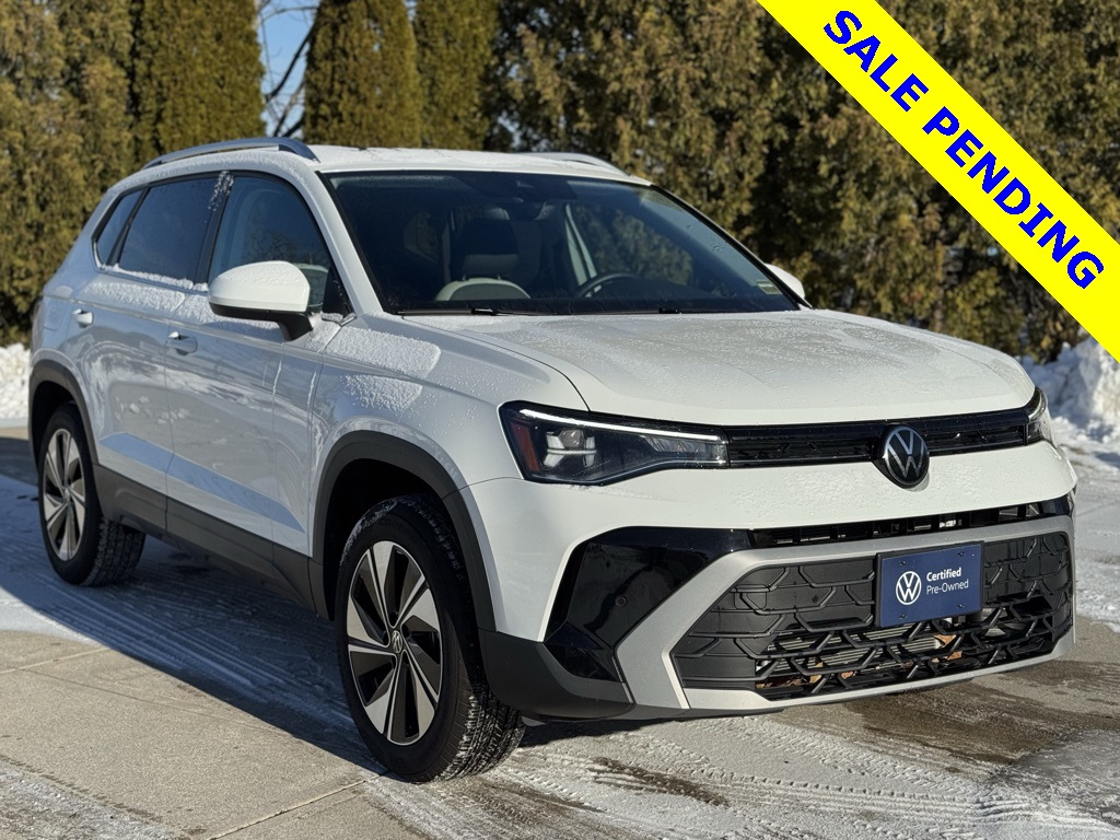 2025 Volkswagen Taos SE's photo