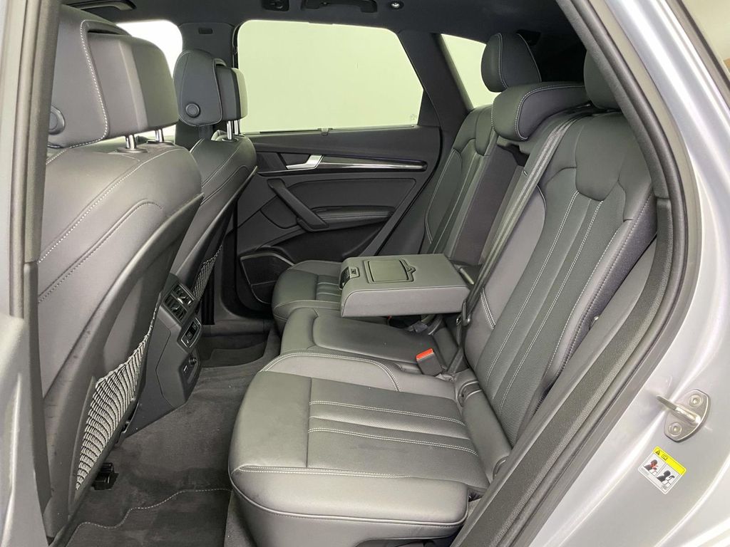 2023 Audi SQ5 Prestige photo 18