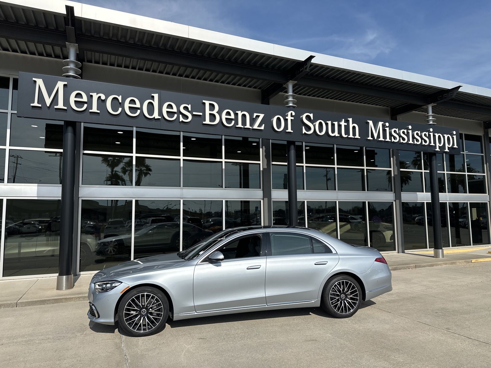 2024 Mercedes-Benz S-Class S 580's photo