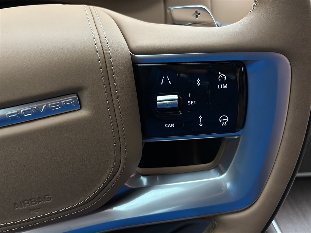 2025 Land Rover Range Rover SE photo 18