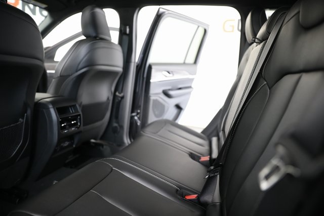 2025 Jeep Grand Cherokee Limited photo 17