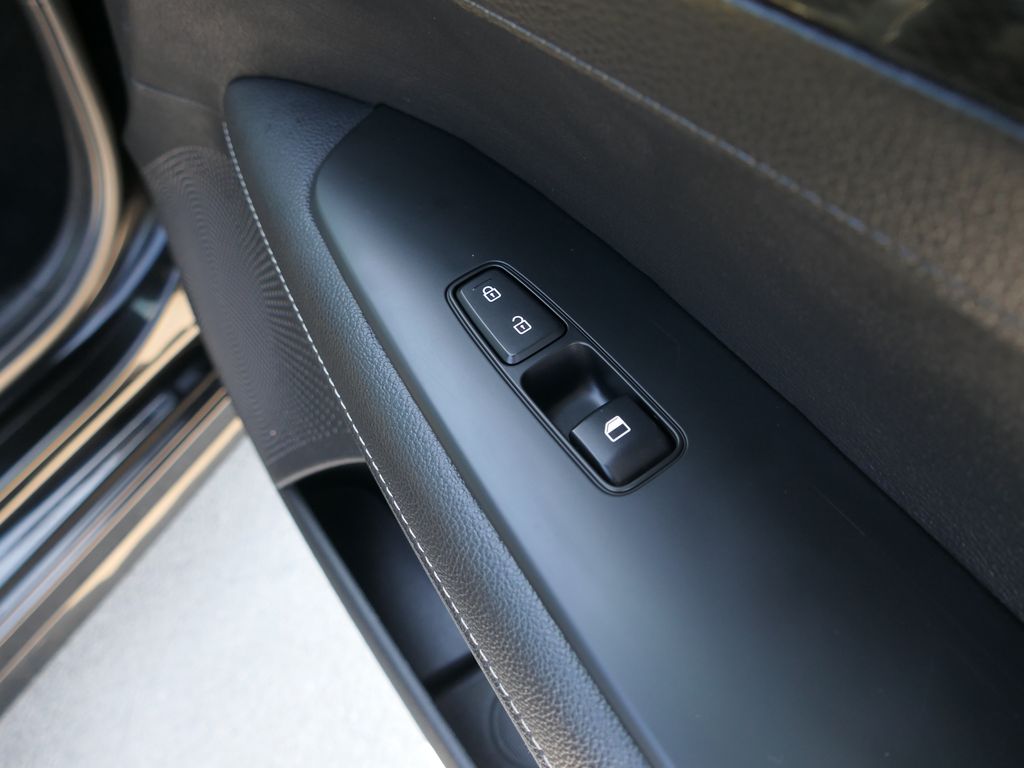 2023 Kia Forte GT-Line photo 23