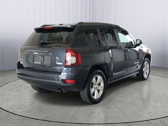 2014 Jeep Compass Latitude photo 2