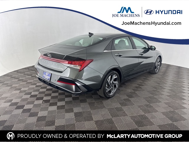 2024 Hyundai Elantra Hybrid Limited photo 3