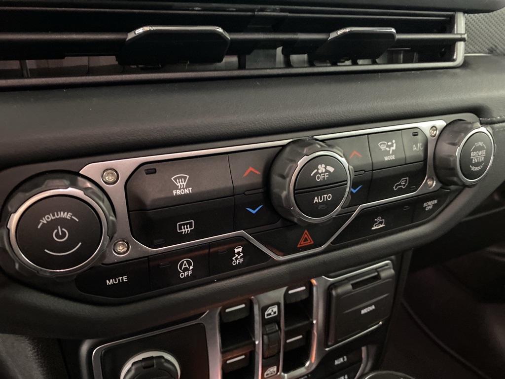 2024 Jeep Wrangler Rubicon photo 17
