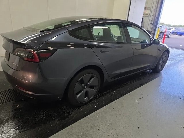 2022 Tesla Model 3 Long Range photo 2