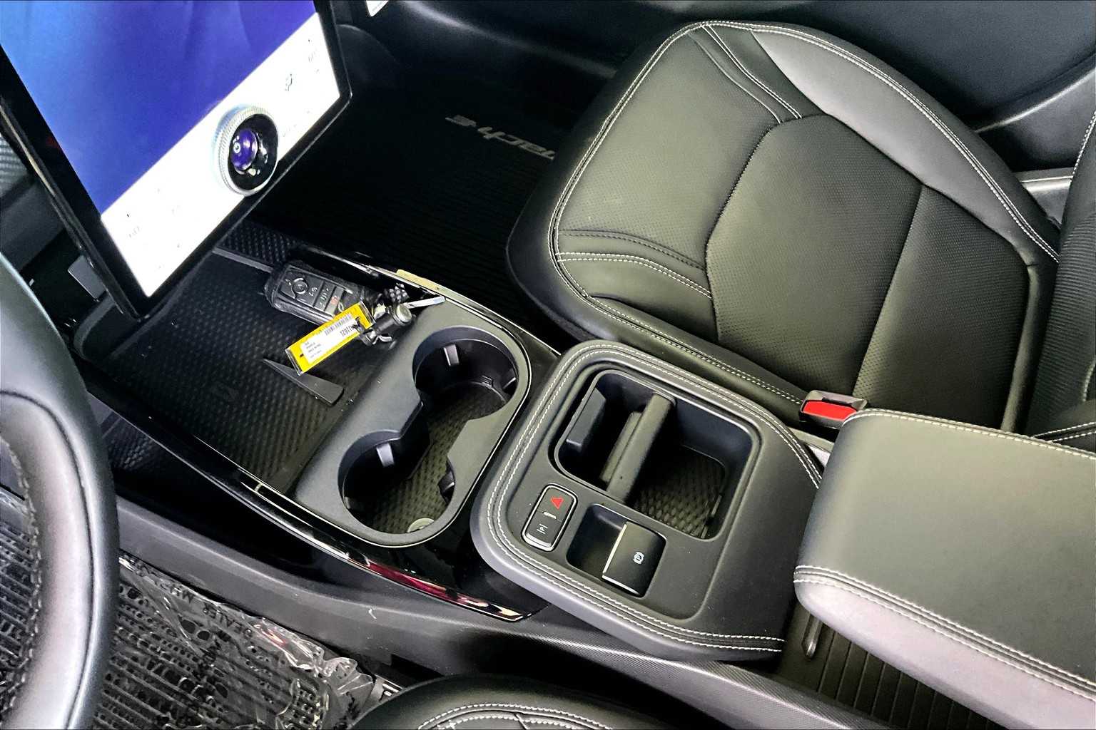 2025 Ford Mustang Mach-E Premium photo 14