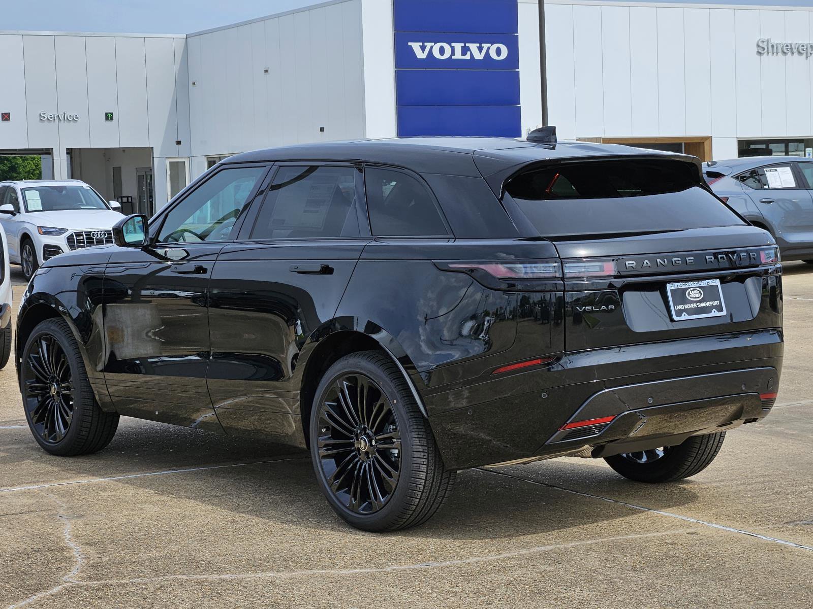 2026 Land Rover Range Rover Velar SE photo 8