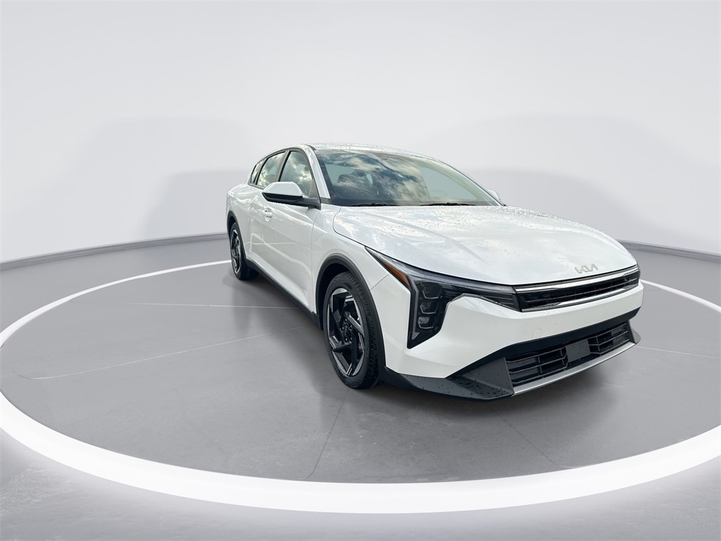 2025 Kia K4 EX photo 2