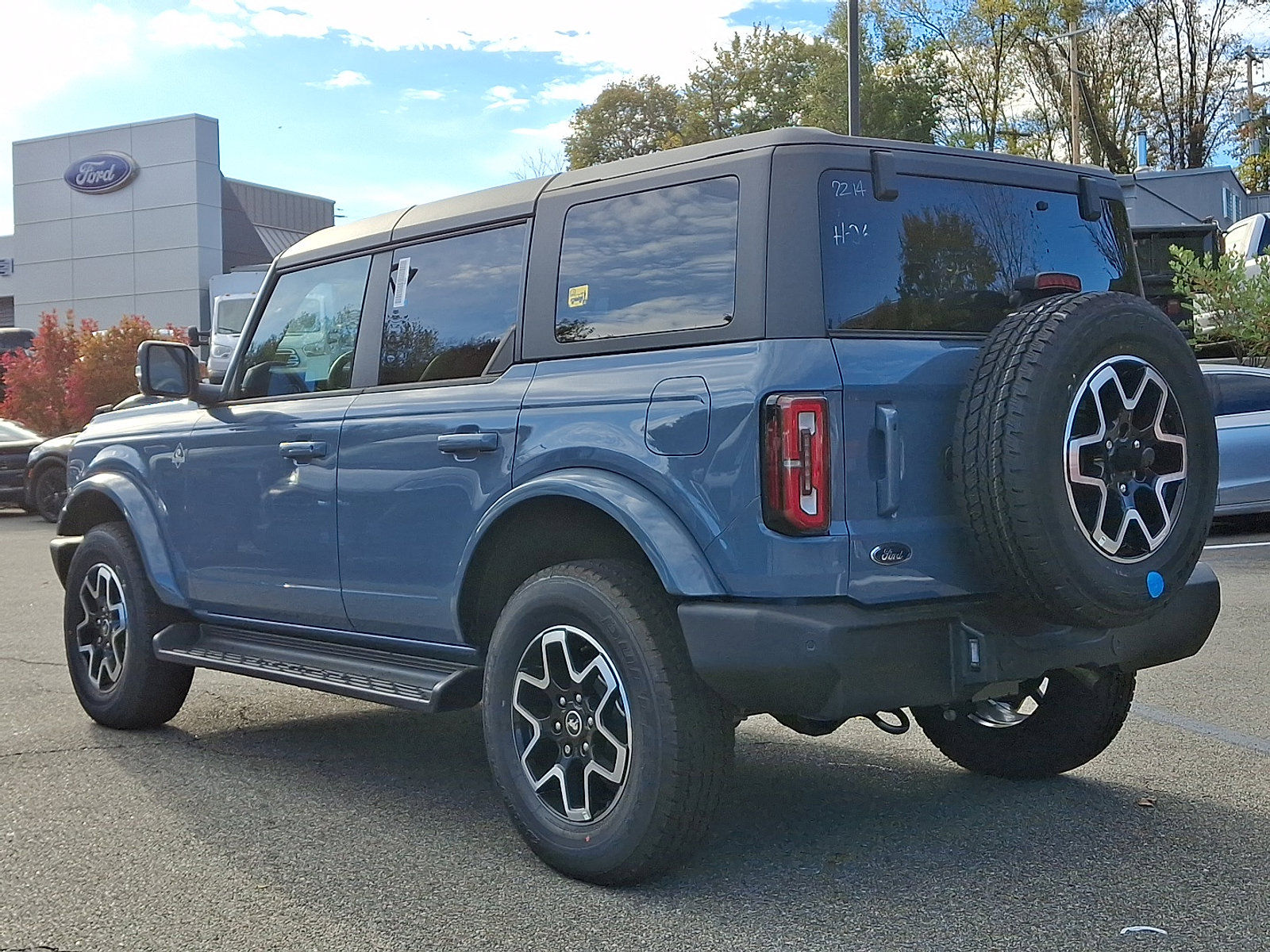 2025 Ford Bronco Outer Banks photo 3