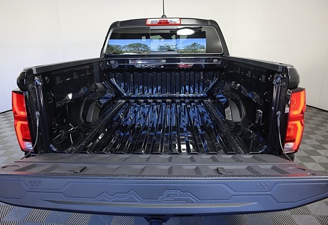 2024 Chevrolet Colorado Z71 photo 8