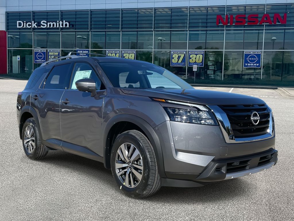 2025 Nissan Pathfinder SL's photo