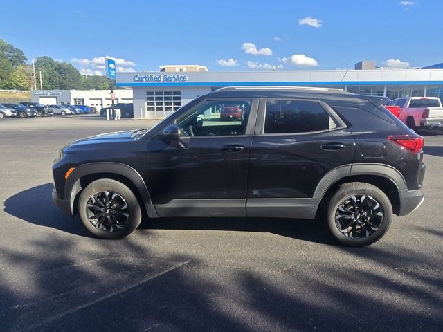 2023 Chevrolet Trailblazer LT photo 2