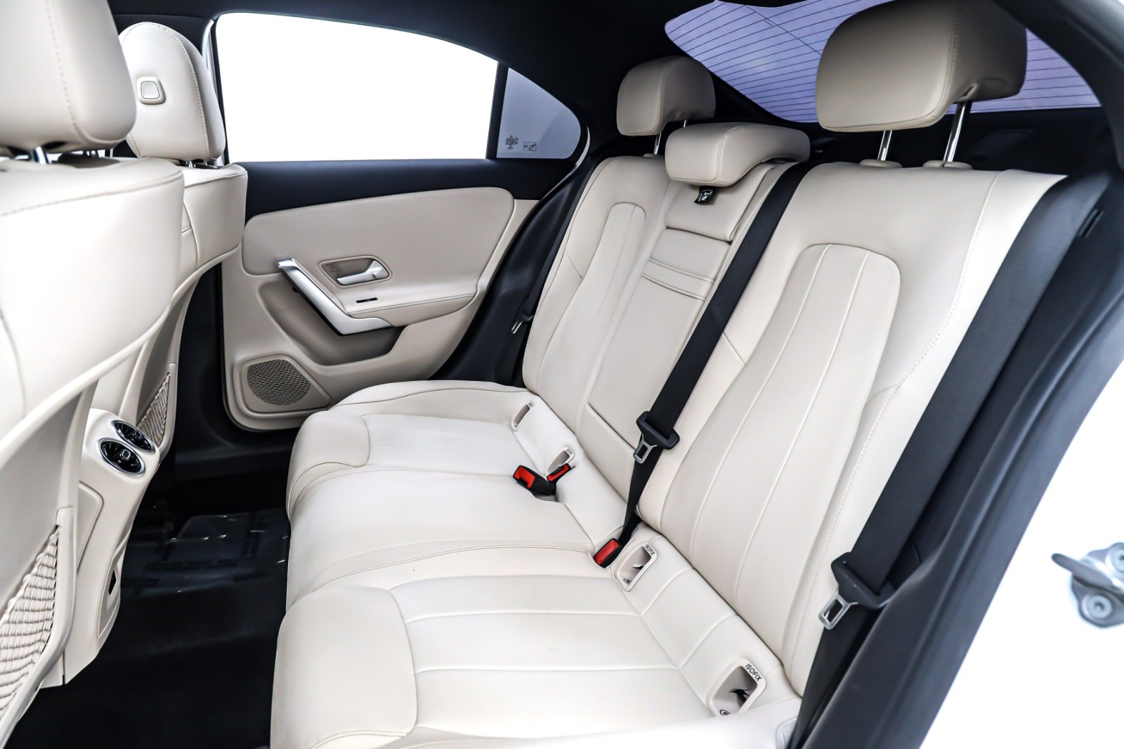 2022 Mercedes Benz A 220 photo 4