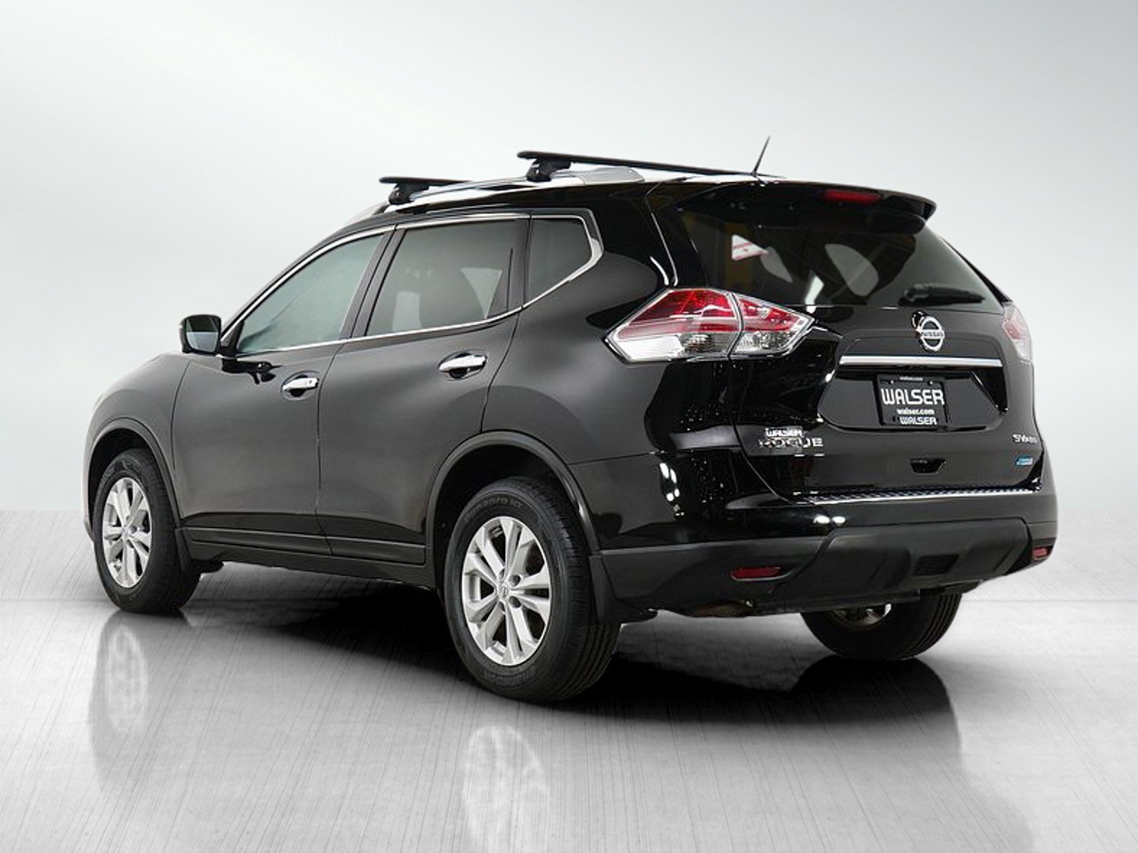 2014 Nissan Rogue SV photo 3