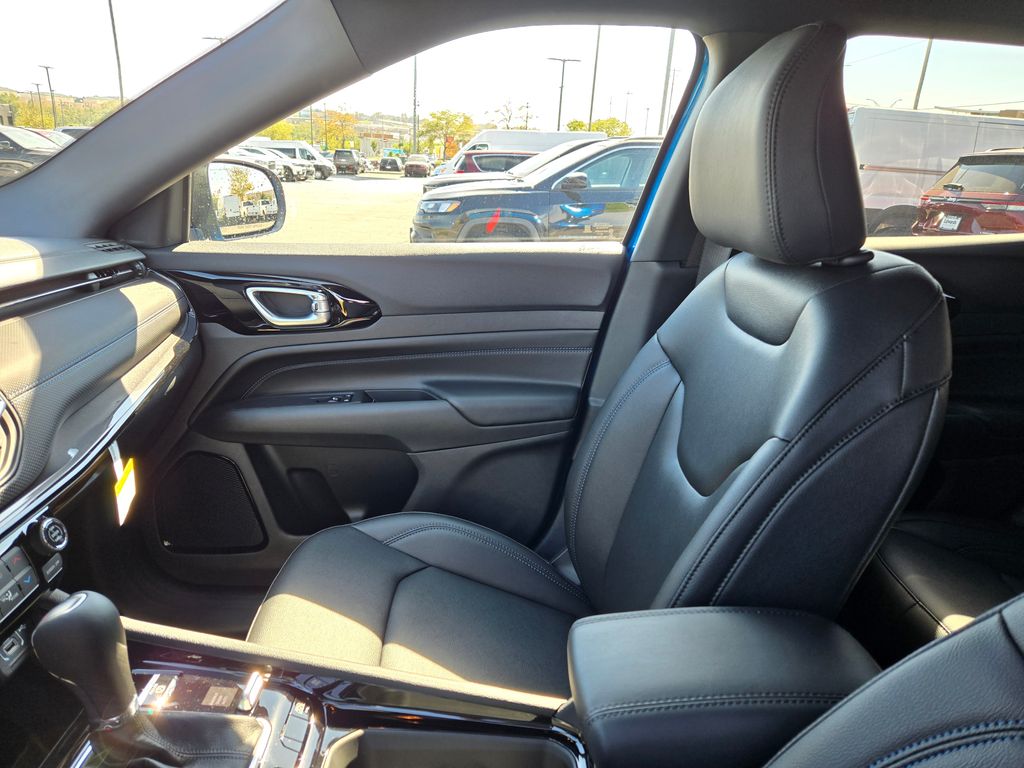 2026 Jeep Compass Limited photo 23