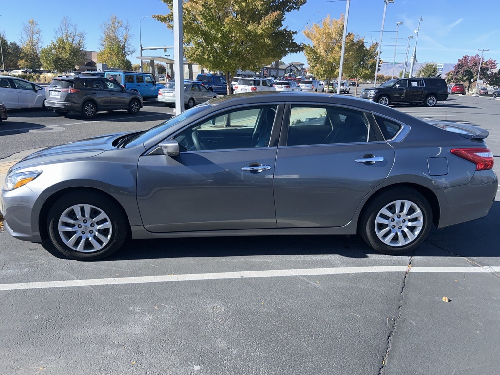 2016 Nissan Altima 2.5 S photo 2