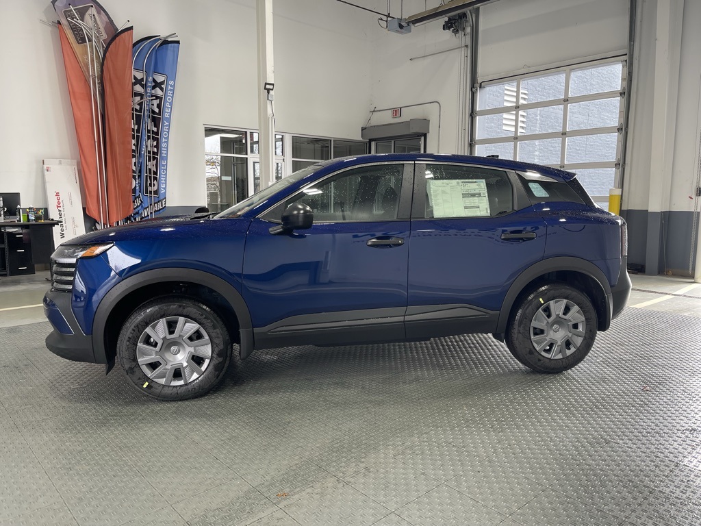 2026 Nissan Kicks S photo 4