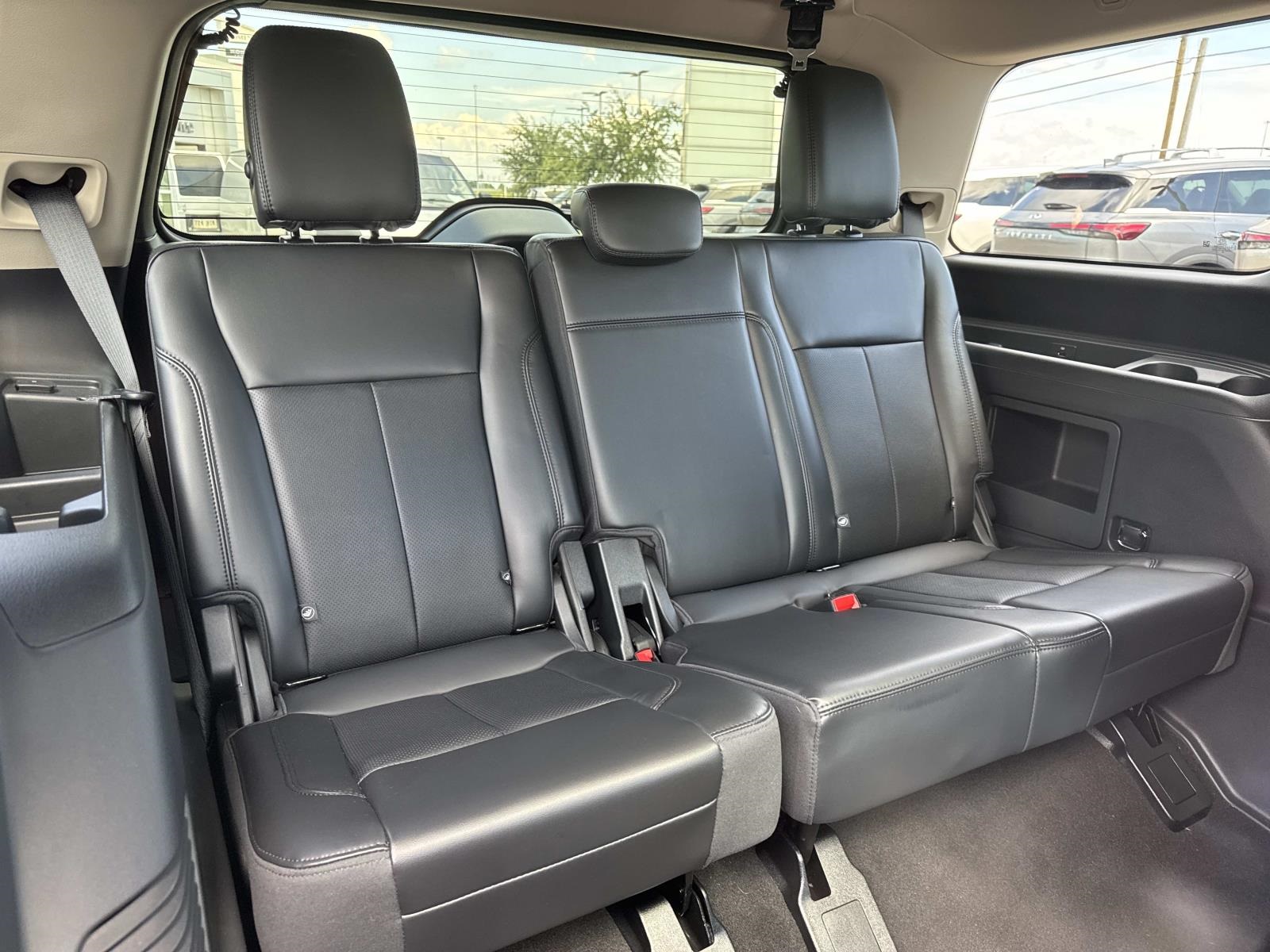 2023 Ford Expedition XLT photo 9