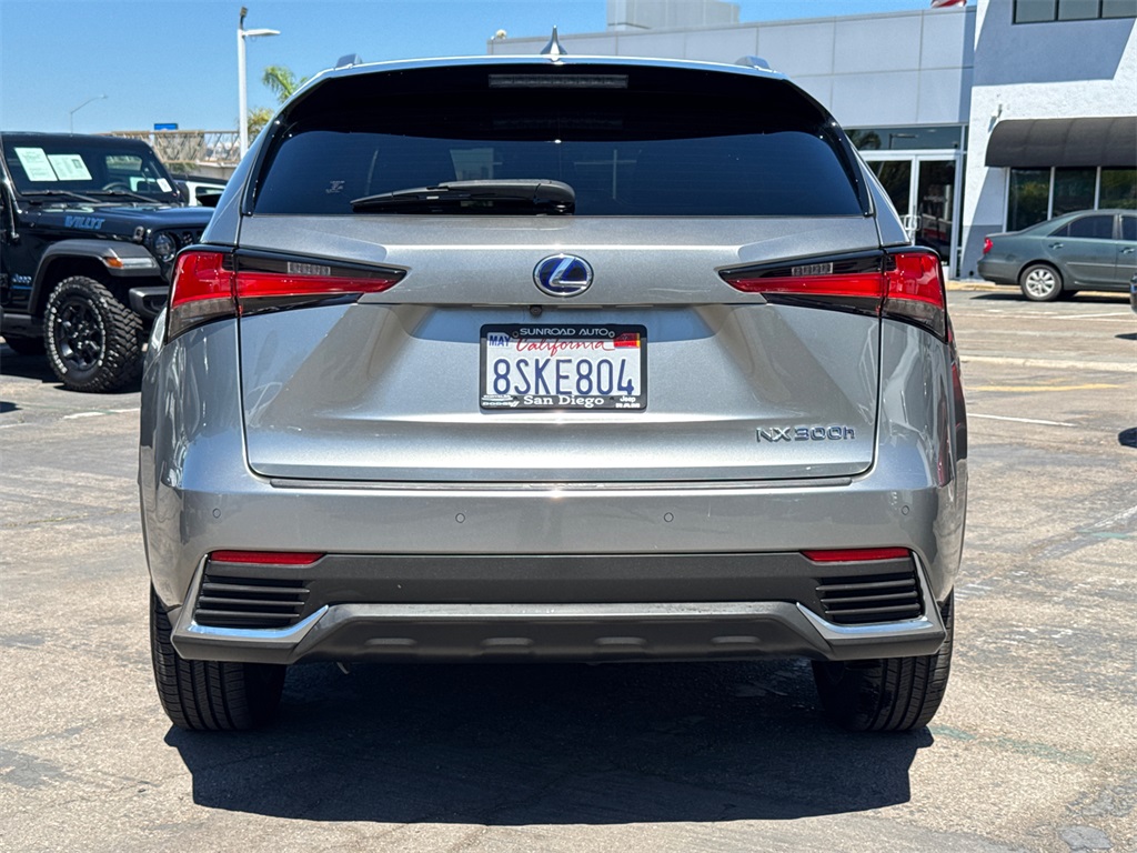 2018 Lexus NX 300h Luxury photo 10