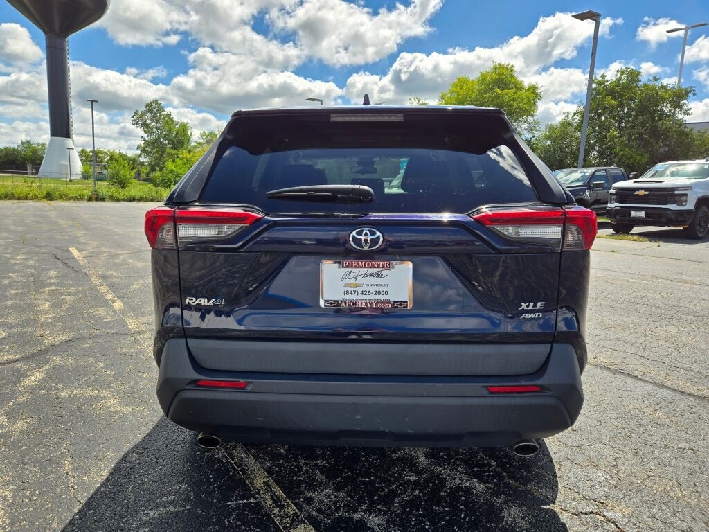 2020 Toyota RAV4 XLE Premium photo 12