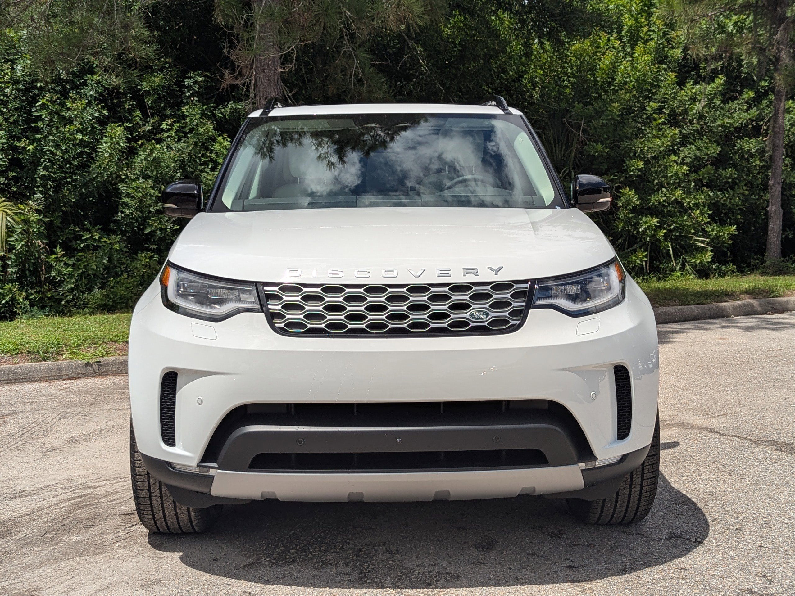 2025 Land Rover Discovery S photo 6