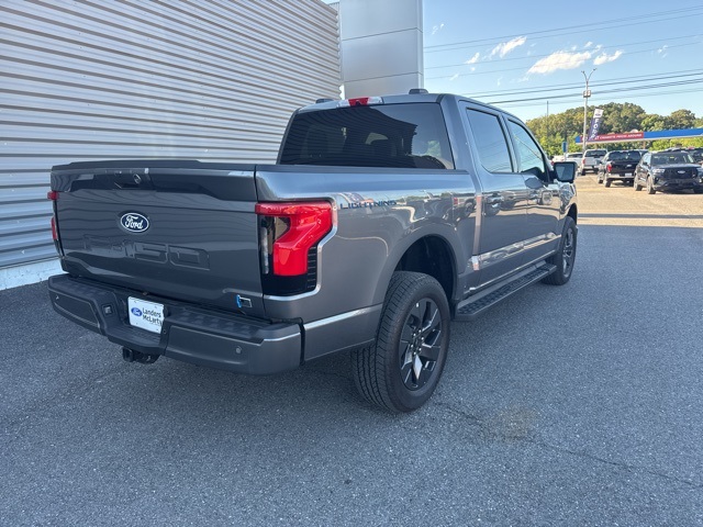 2025 Ford F-150 Lightning photo 3