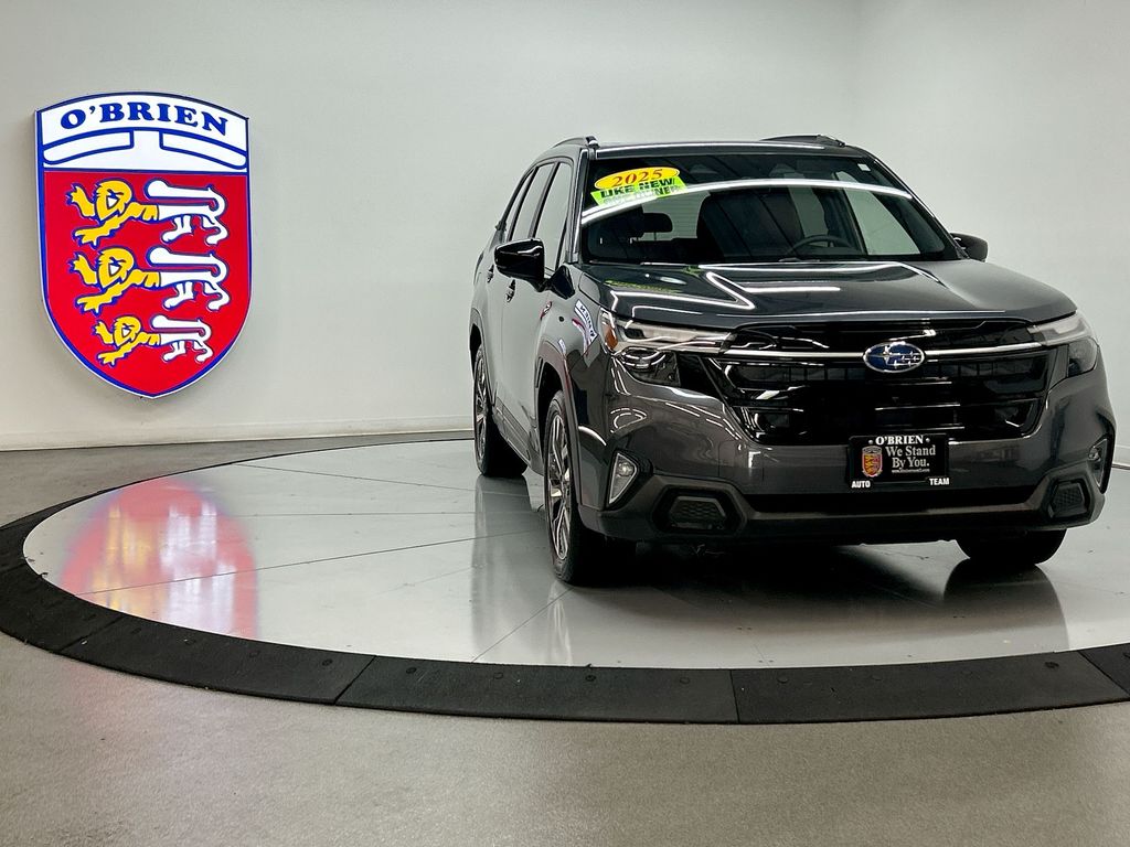 2025 Subaru Forester Touring's photo