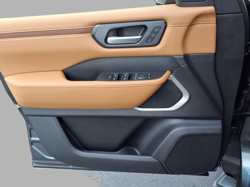 2025 Nissan Armada Platinum Reserve photo 11