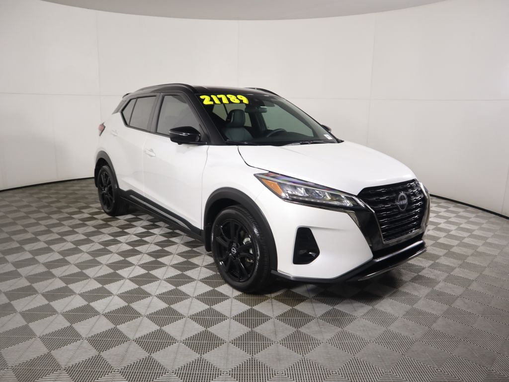 2024 Nissan Kicks SR photo 3