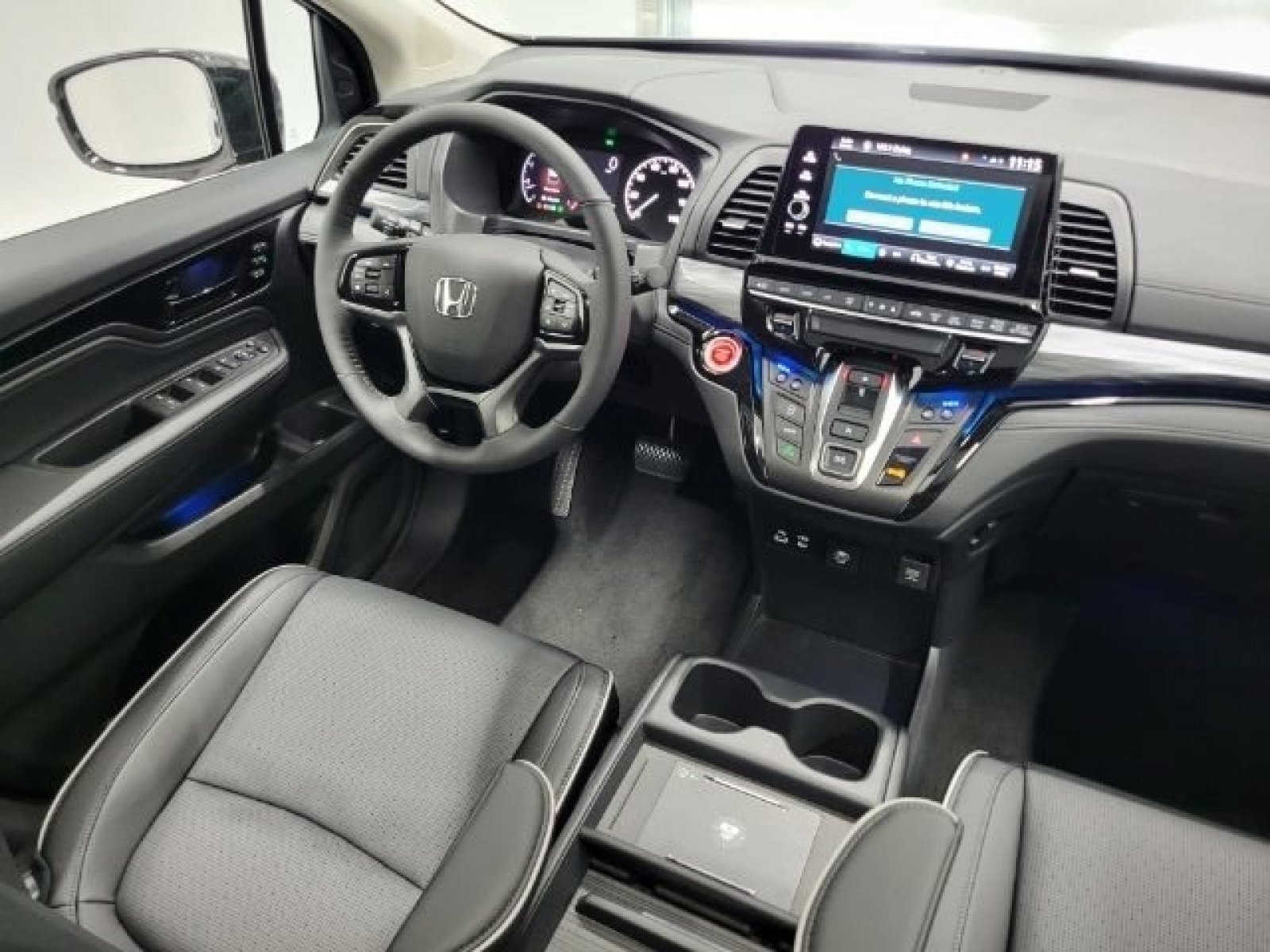 2026 Honda Odyssey Elite photo 3