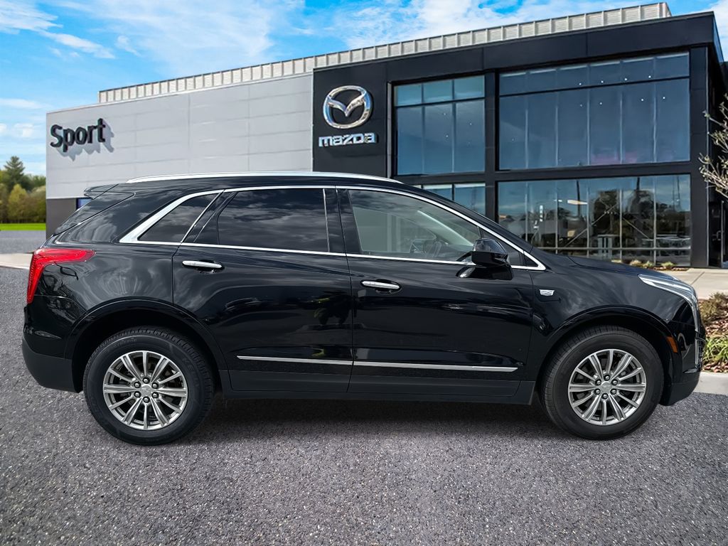 2017 Cadillac XT5 Luxury photo 2