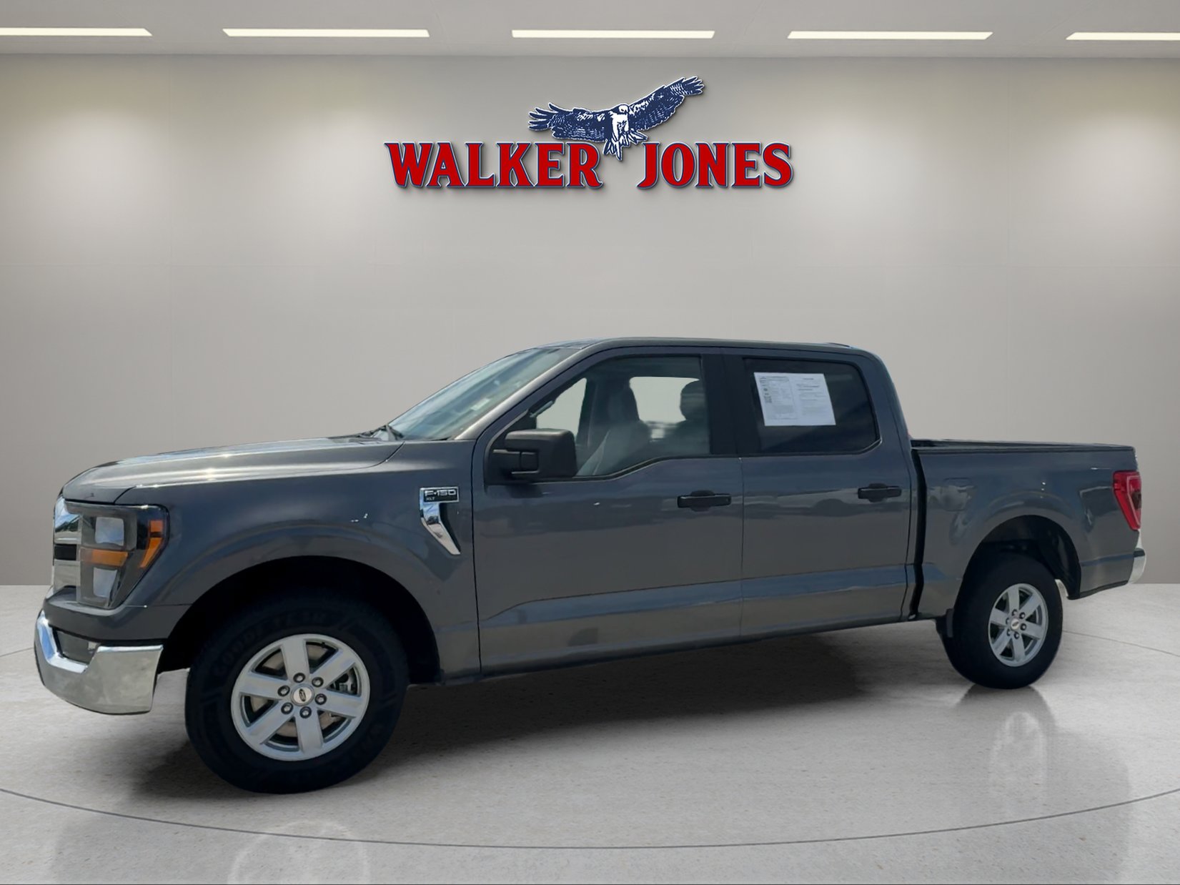 2023 Ford F-150 XLT photo 4