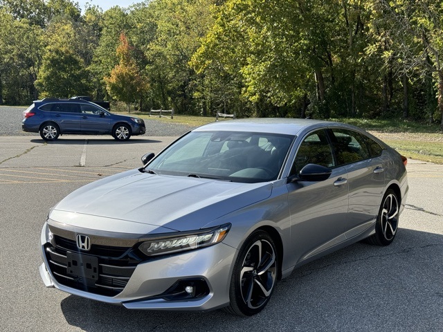 2022 Honda Accord Sport's photo
