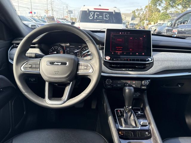 2024 Jeep Compass Latitude photo 17