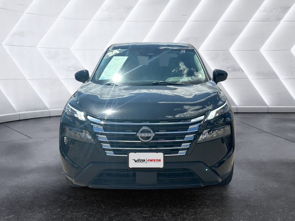 2024 Nissan Rogue SV photo 2