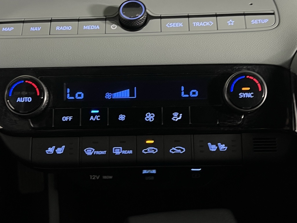 2024 Hyundai Elantra Hybrid Limited photo 16
