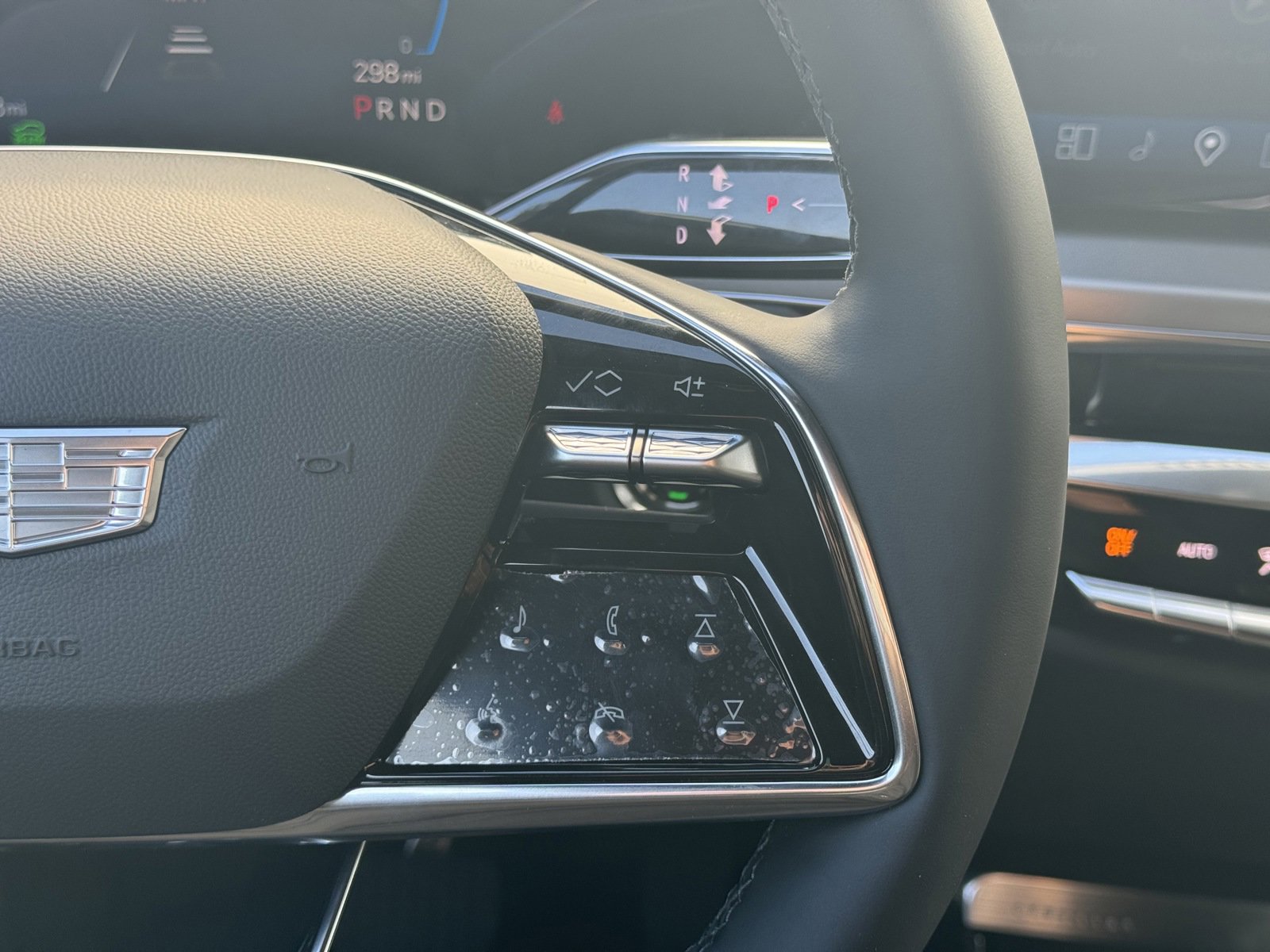 2025 Cadillac Lyriq Luxury photo 16