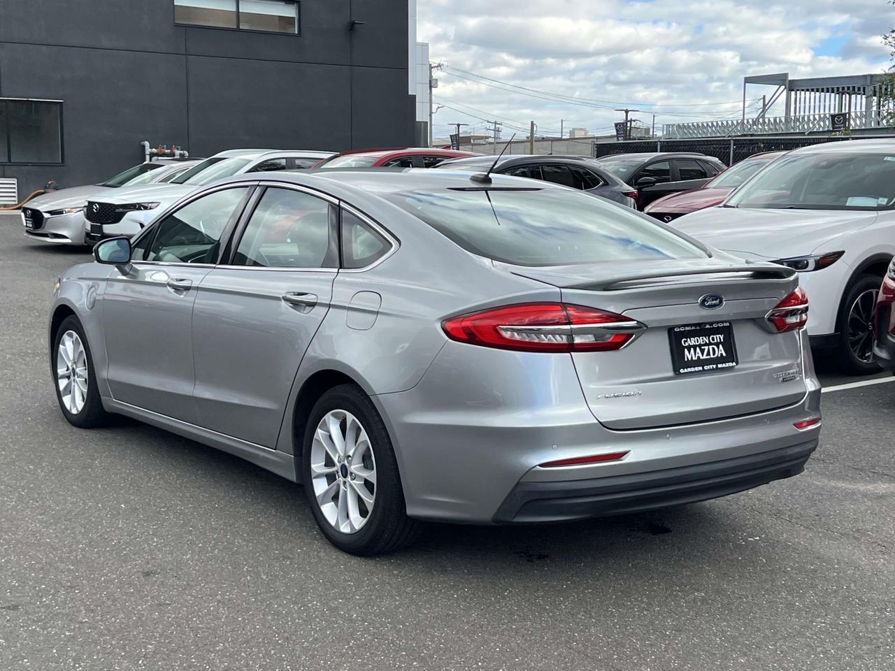2020 Ford Fusion Energi Titanium photo 3
