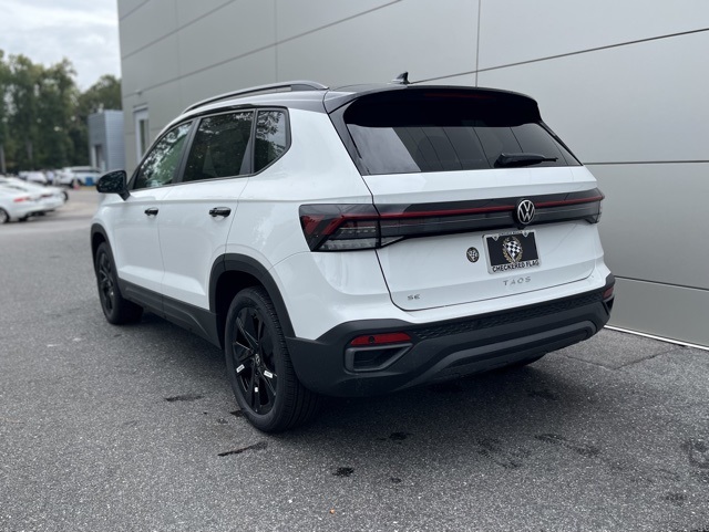 2025 Volkswagen Taos SE photo 13