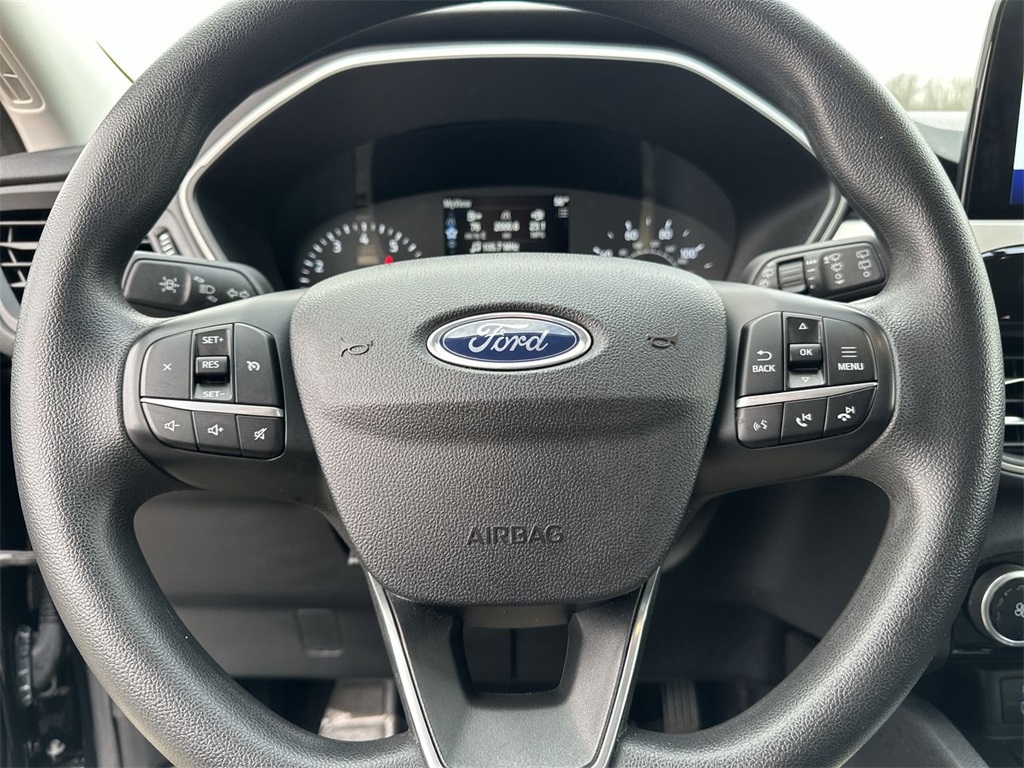 2022 Ford Escape SE photo 2