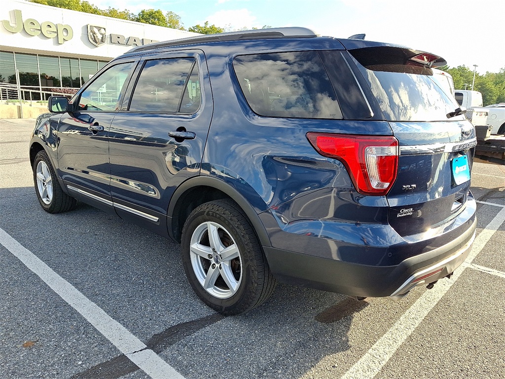 2017 Ford Explorer XLT photo 5