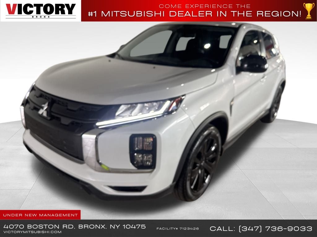 2024 Mitsubishi Outlander Sport LE's photo