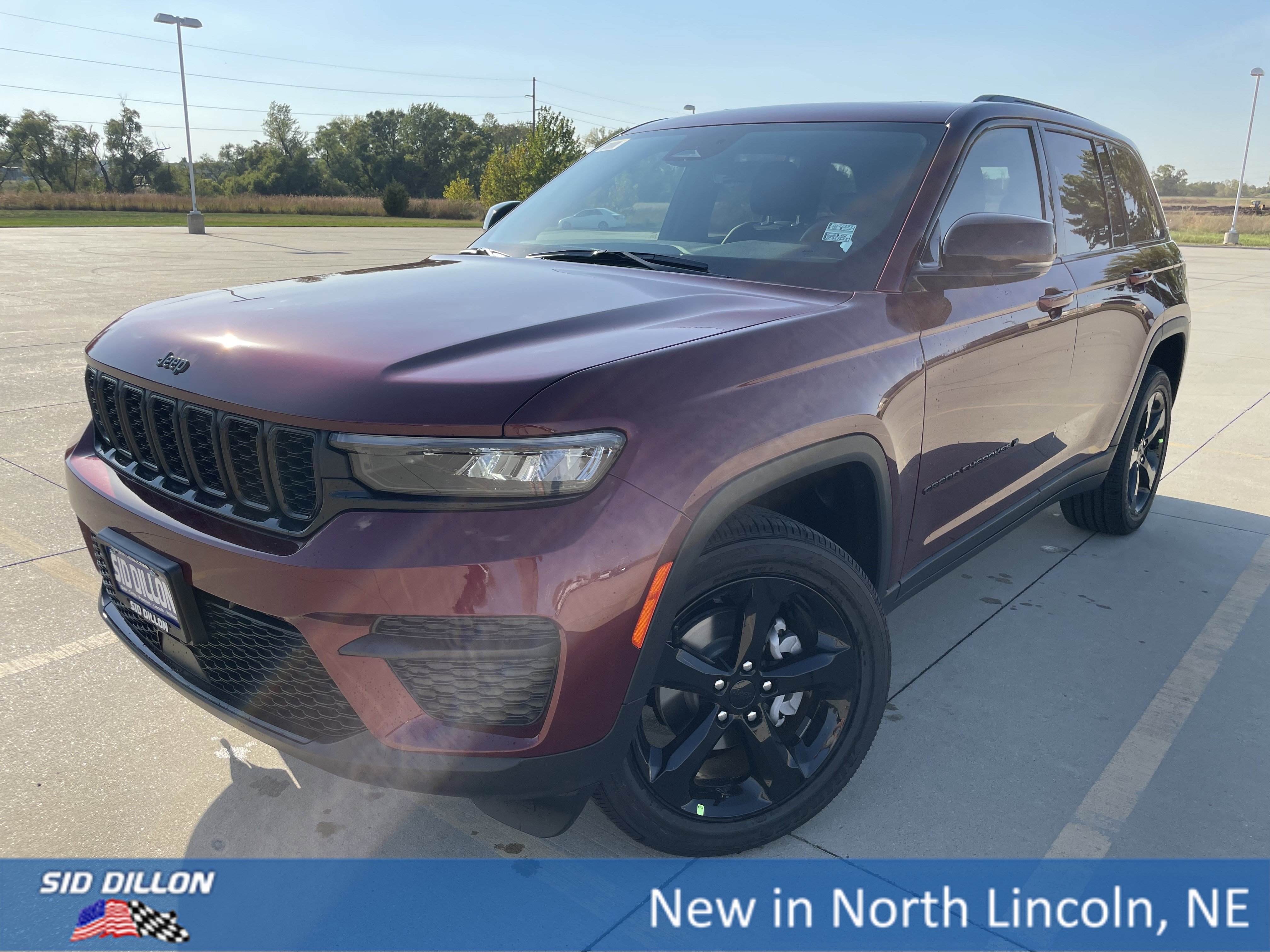 2025 Jeep Grand Cherokee Altitude's photo