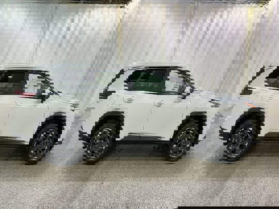 2026 Nissan Rogue SV photo 2